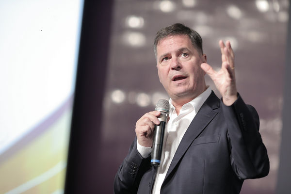 图说:微软大中华区总裁柯睿杰 (alain crozier) 表示,各组织皆迫切